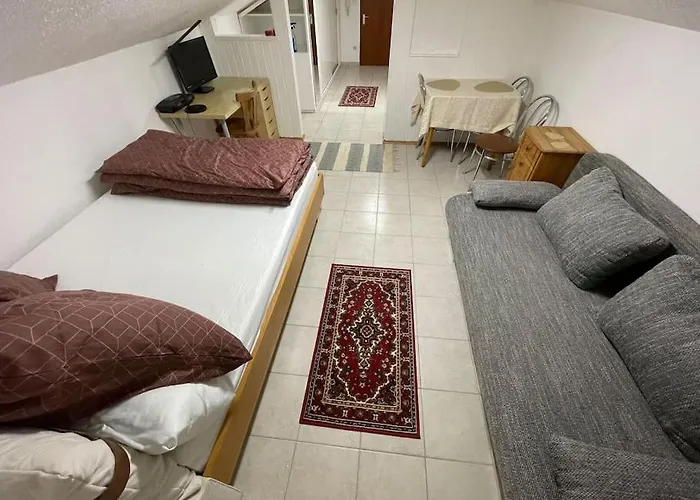 Apartment Comfortable In Commercial Centre *