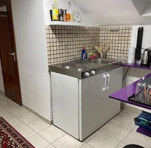 Comfortable In Commercial Centre Apartment Unterhaching