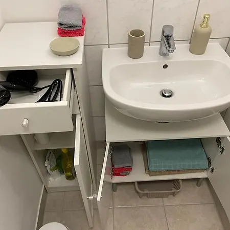 Apartman Comfortable In Commercial Centre