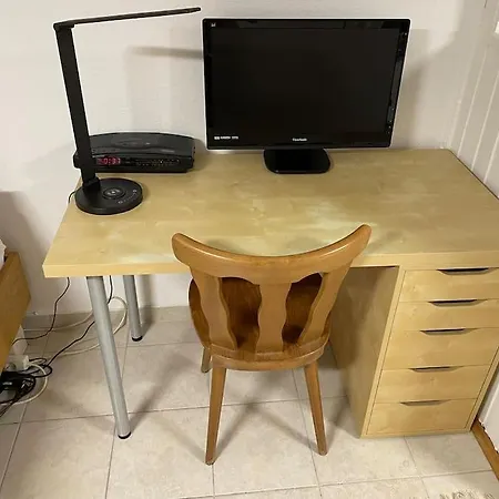 Comfortable In Commercial Centre *